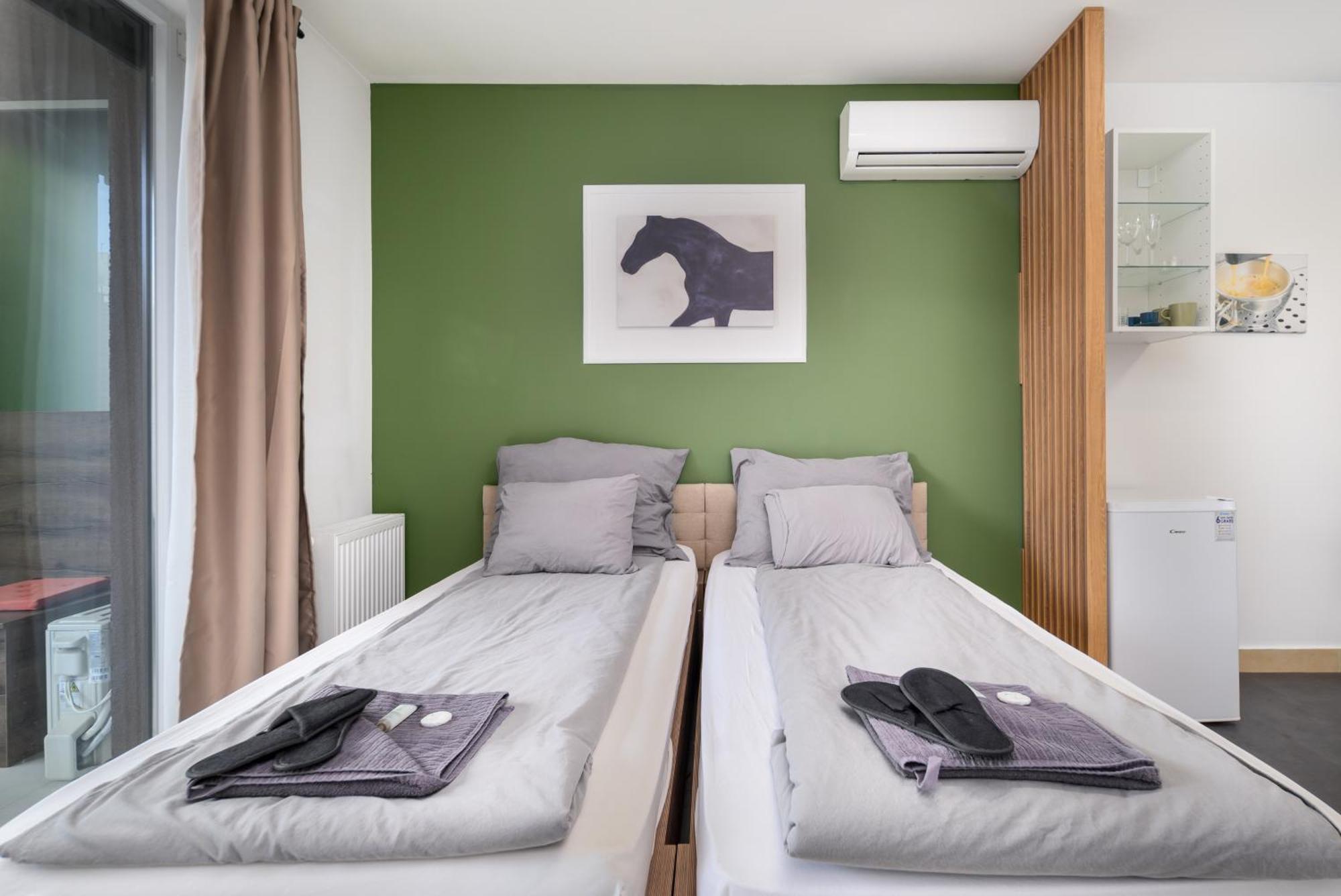 Atrium Residence Deluxe Suite-Free Parking Garage Same Building Budapest Eksteriør billede