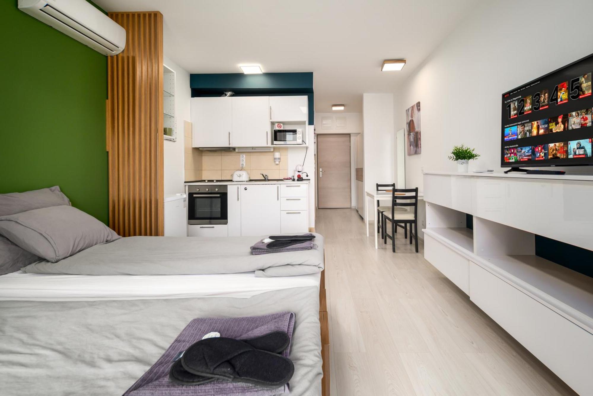 Atrium Residence Deluxe Suite-Free Parking Garage Same Building Budapest Eksteriør billede