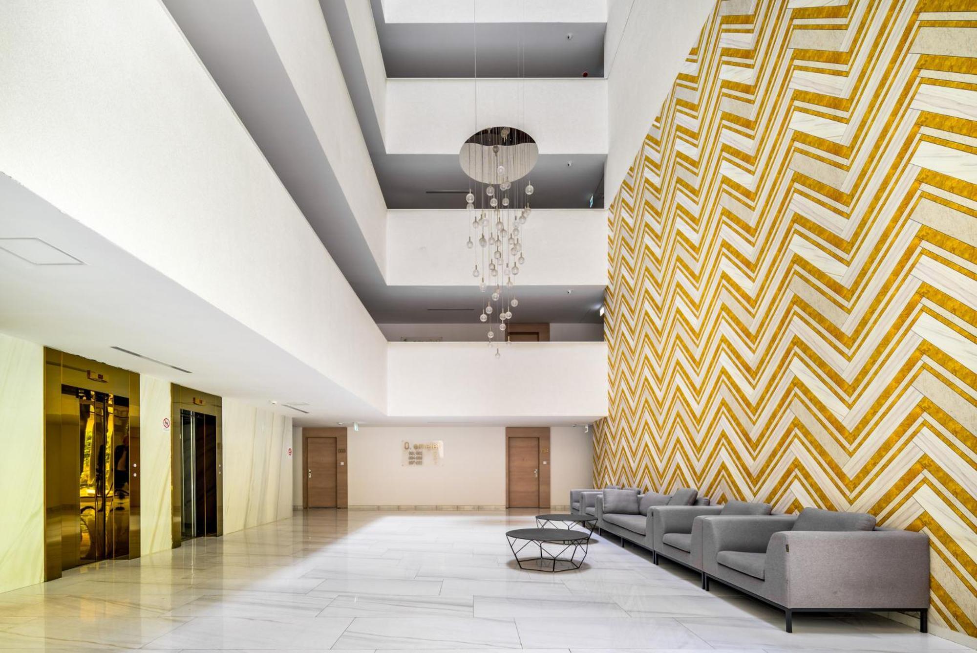Atrium Residence Deluxe Suite-Free Parking Garage Same Building Budapest Eksteriør billede